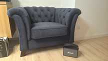 Fotel chesterfield Agata jak nowy stylowy mebel welur błękit