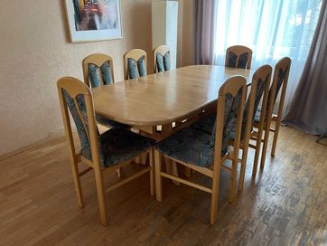 Komplet stół drewniany oraz 10 krzeseł
