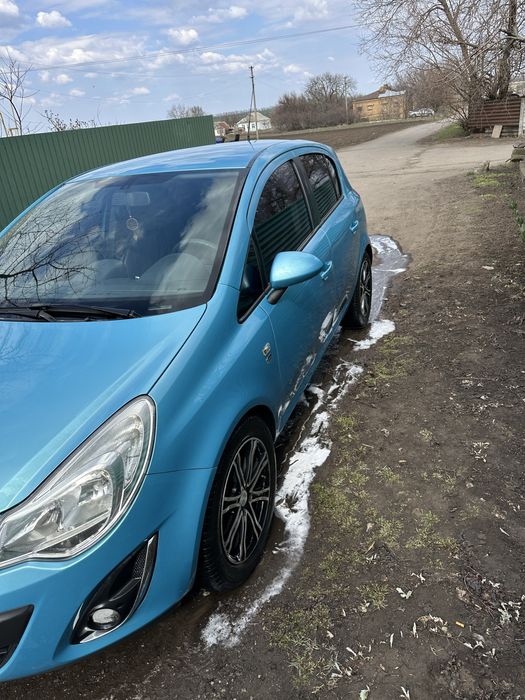Продам надійний автомобіль Опель Корса Д