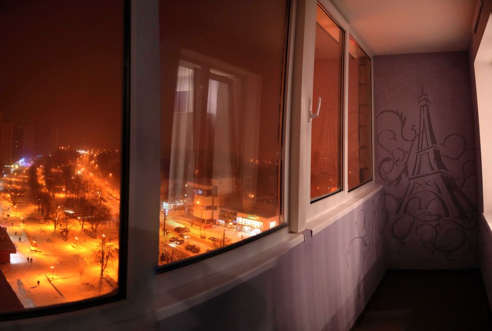 Сдам СВОЮ 1 комн. кв. прямо возле ст.метро 23 августа .