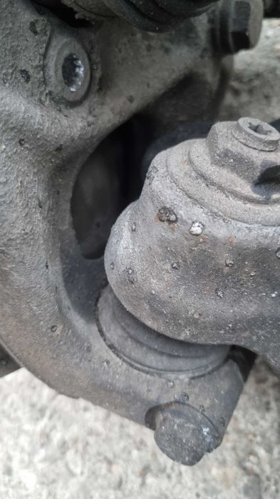 Zwrotnica prawy przód  Audi a4 b8 a5