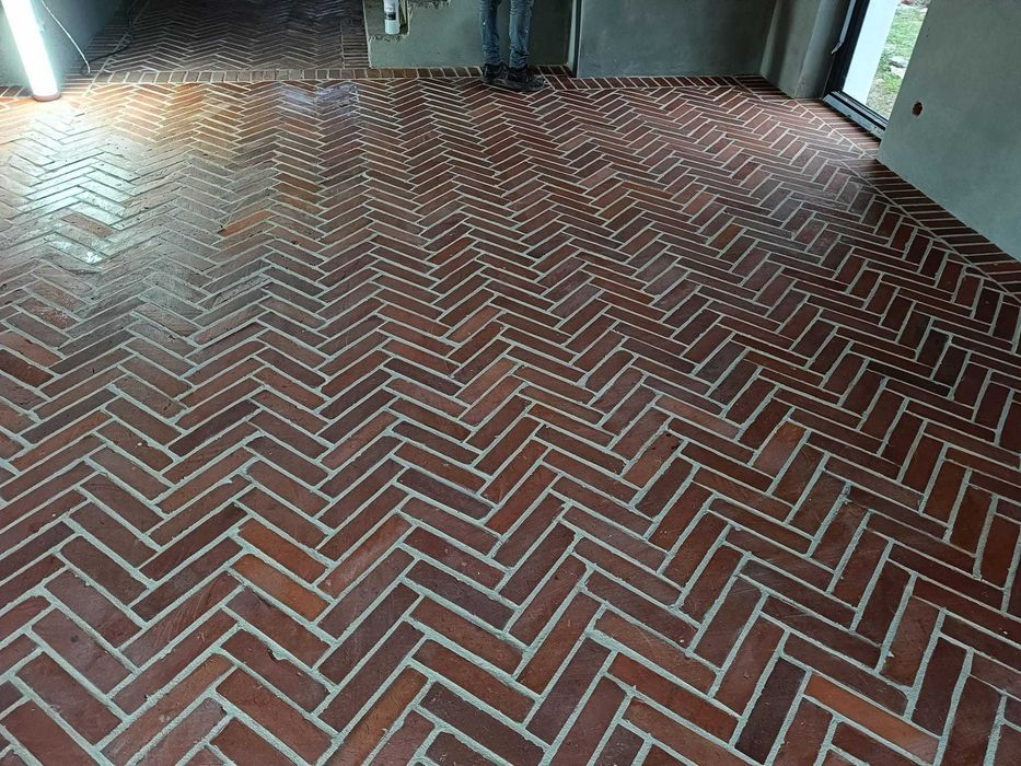 Płytki  ze starej cegły  rozbiórkowej  - podłogowe