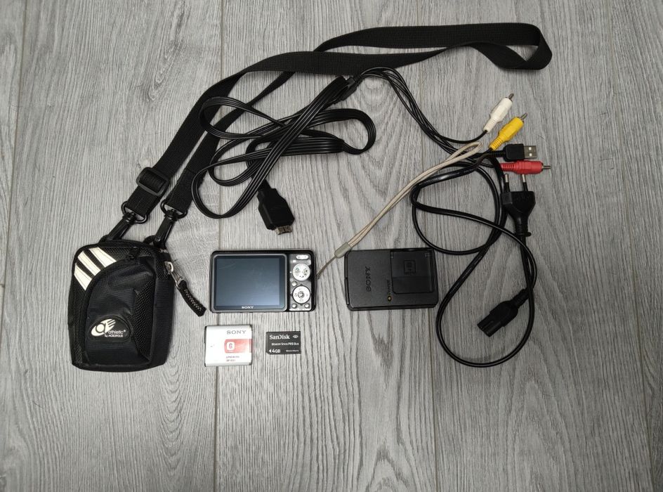 Фотоапарат Sony Cyber-Shot DSC-W230 оптика Carl Zeiss.