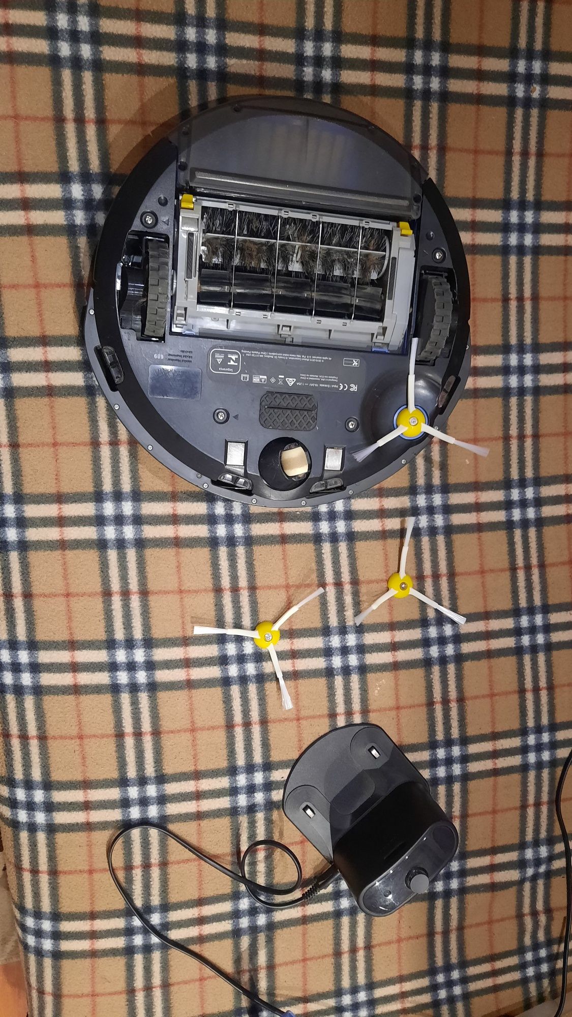 Робот пылесос iRobot Roomba.