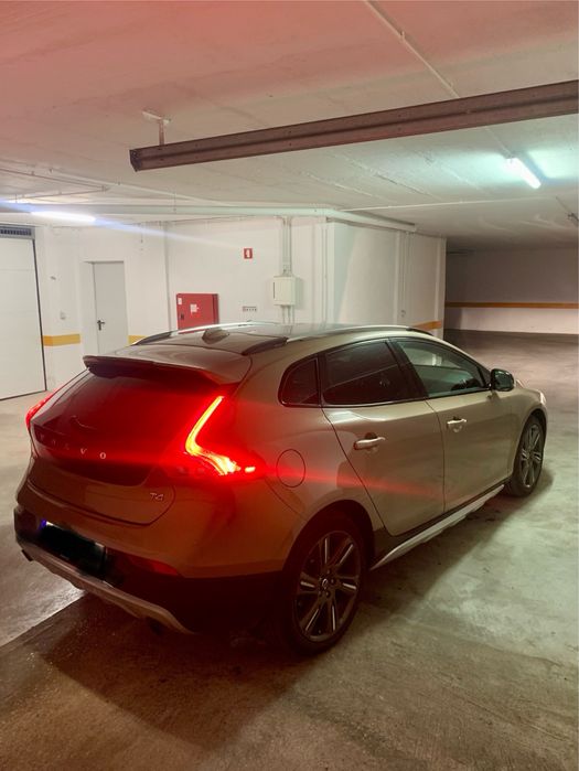 Volvo V40 T4  Cross Country Summum