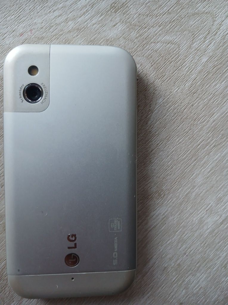 Телефон мобільний LG