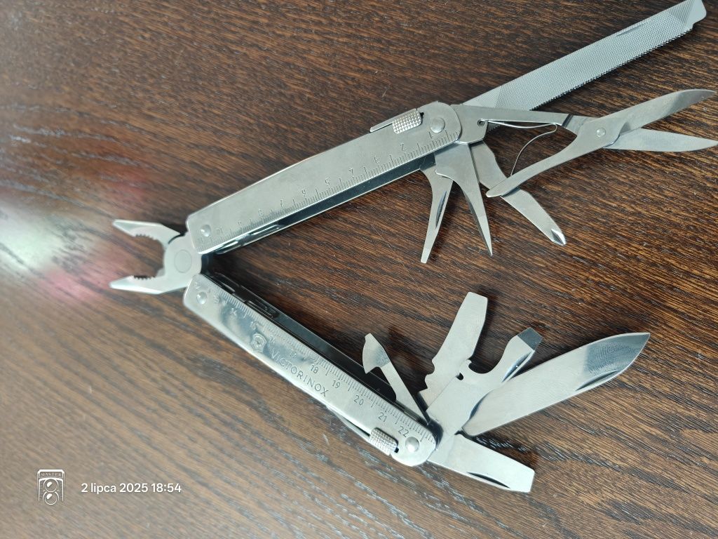 Multitool scyzoryk Victorinox Swisstool