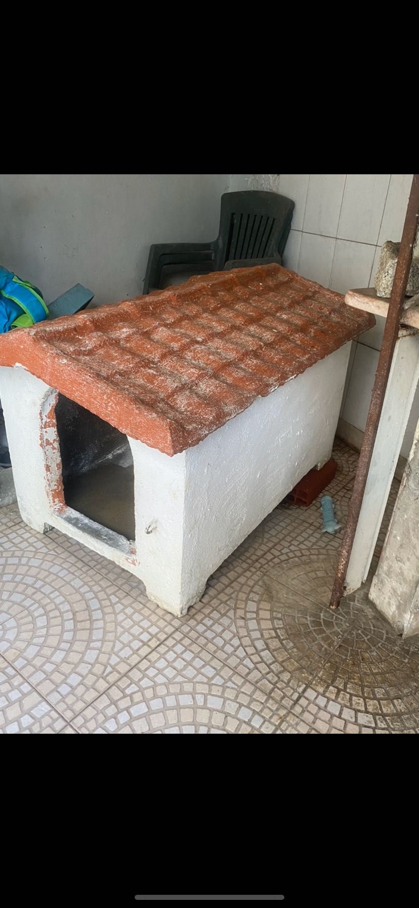 Vendo com alguma urgência casa/barraca espaçosa para animal