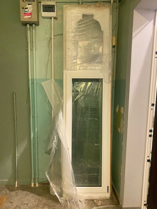 Okno / drzwi drewniane z potrójną szybą