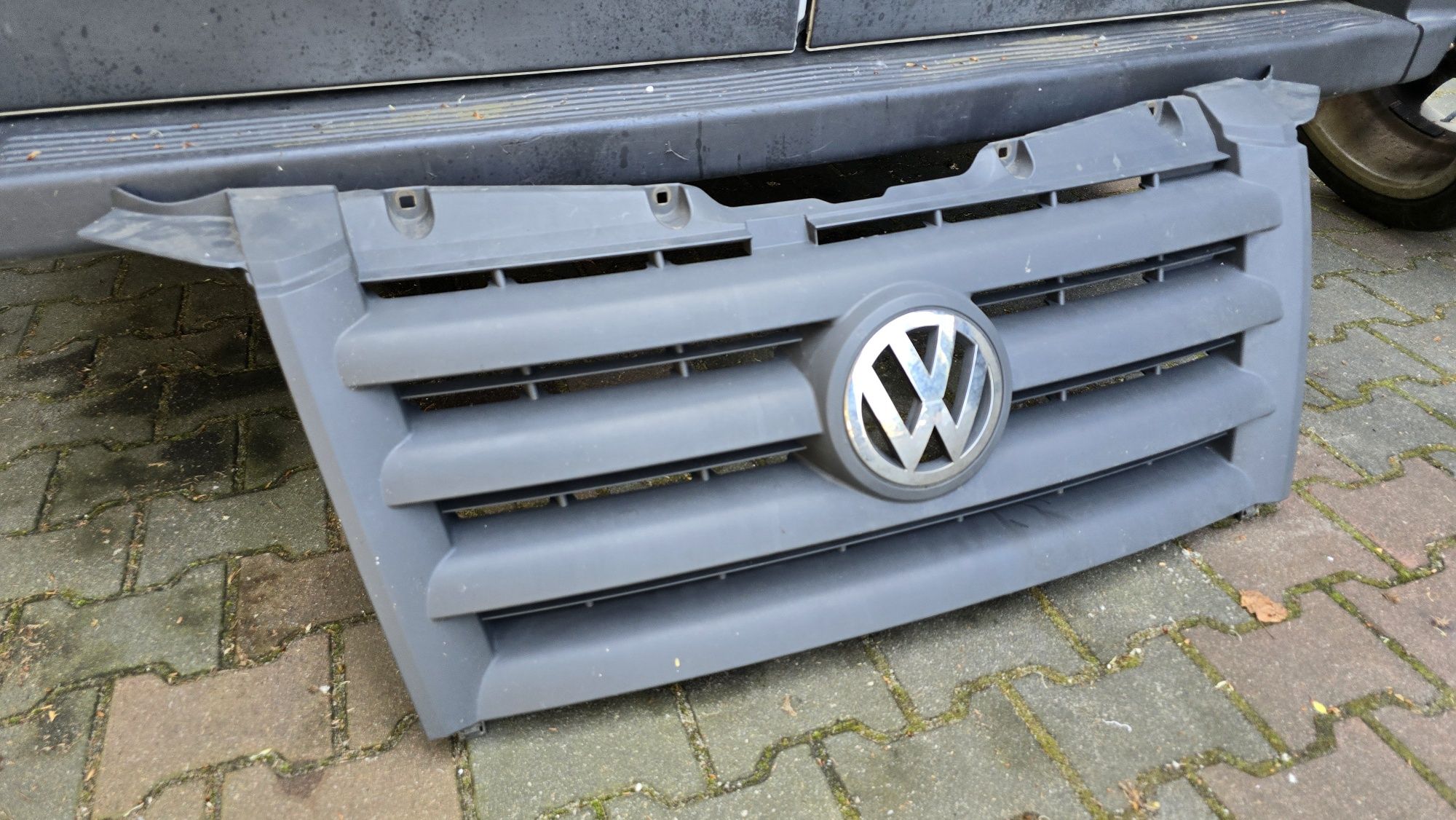 GRILL Atrapa VW Crafter 06- idealny bez uszkodzeń