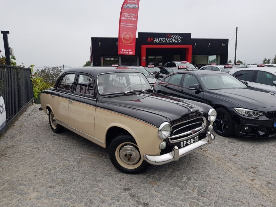 Peugeot 403 La Berline Grand Luxe Toit Fixe