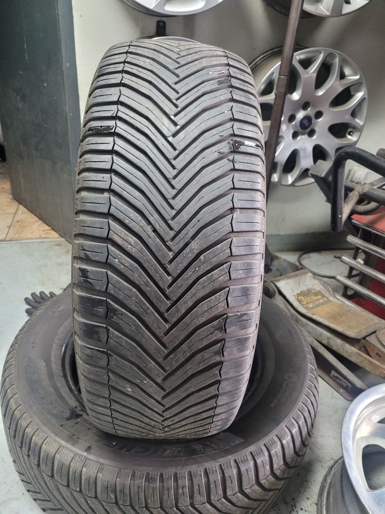 Opony Całoroczne MICHELIN 235/60R17 106V