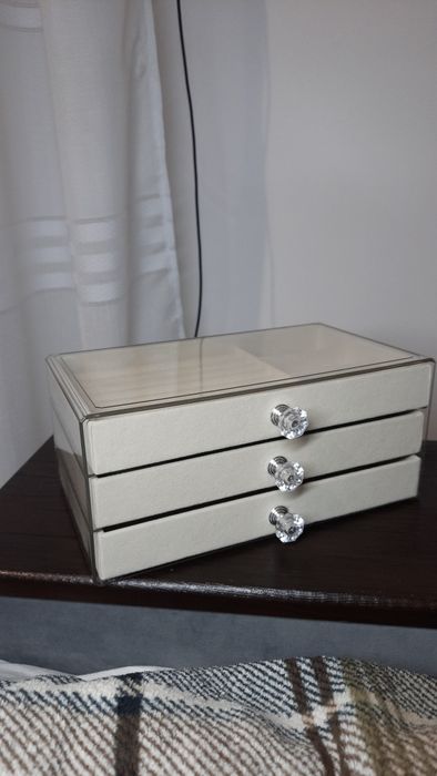 Органайзер для прикрас  (акриловий)