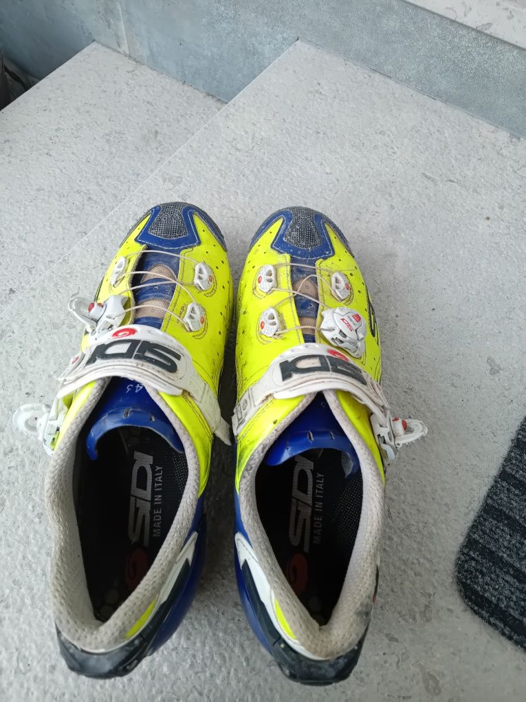 Vendo sapatos da sidi