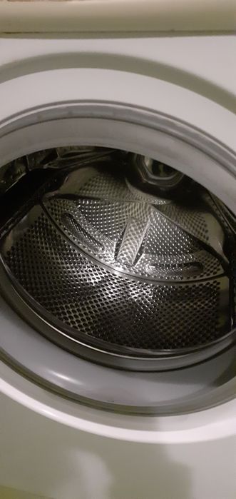 Пральна машинка фірми whirlpool