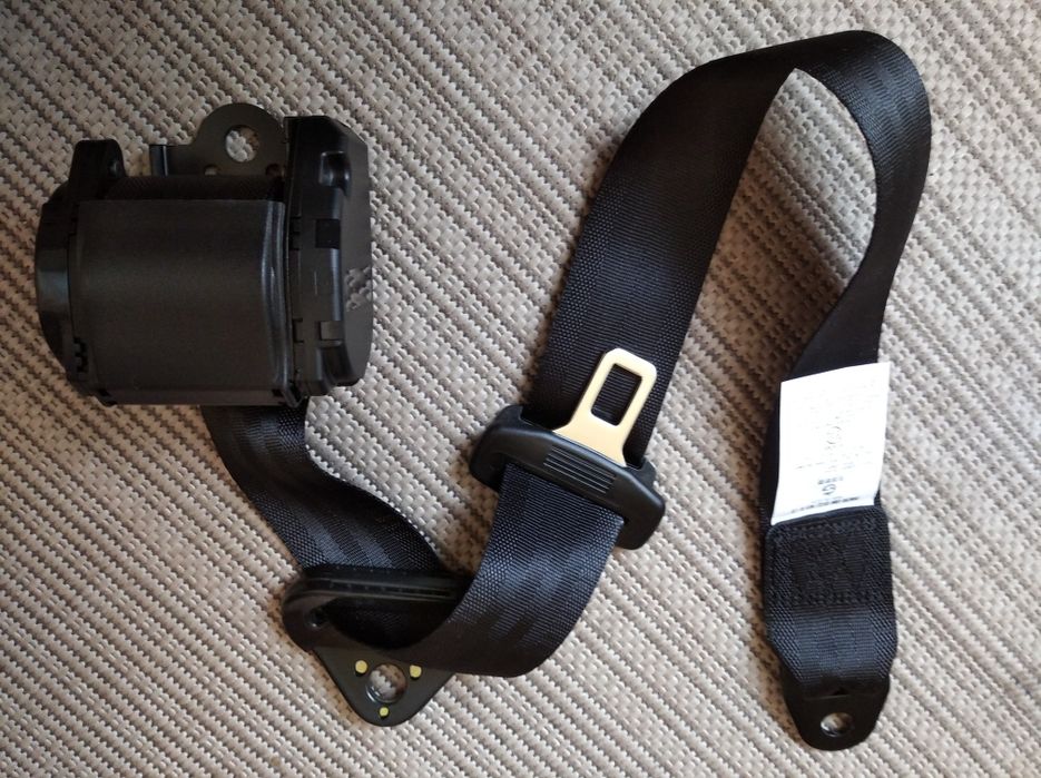 Ремень безопасности инерционный 3-х точечный (новый запечатанный)