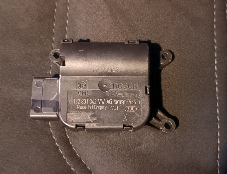 Привод, моторчик, сервопривод заслонки печки VAG 1K2907511C