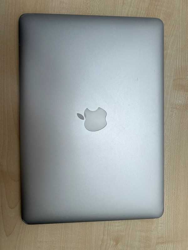 MacBook air 2015 Bardzo dobra bateria + dodatki i pudełko.