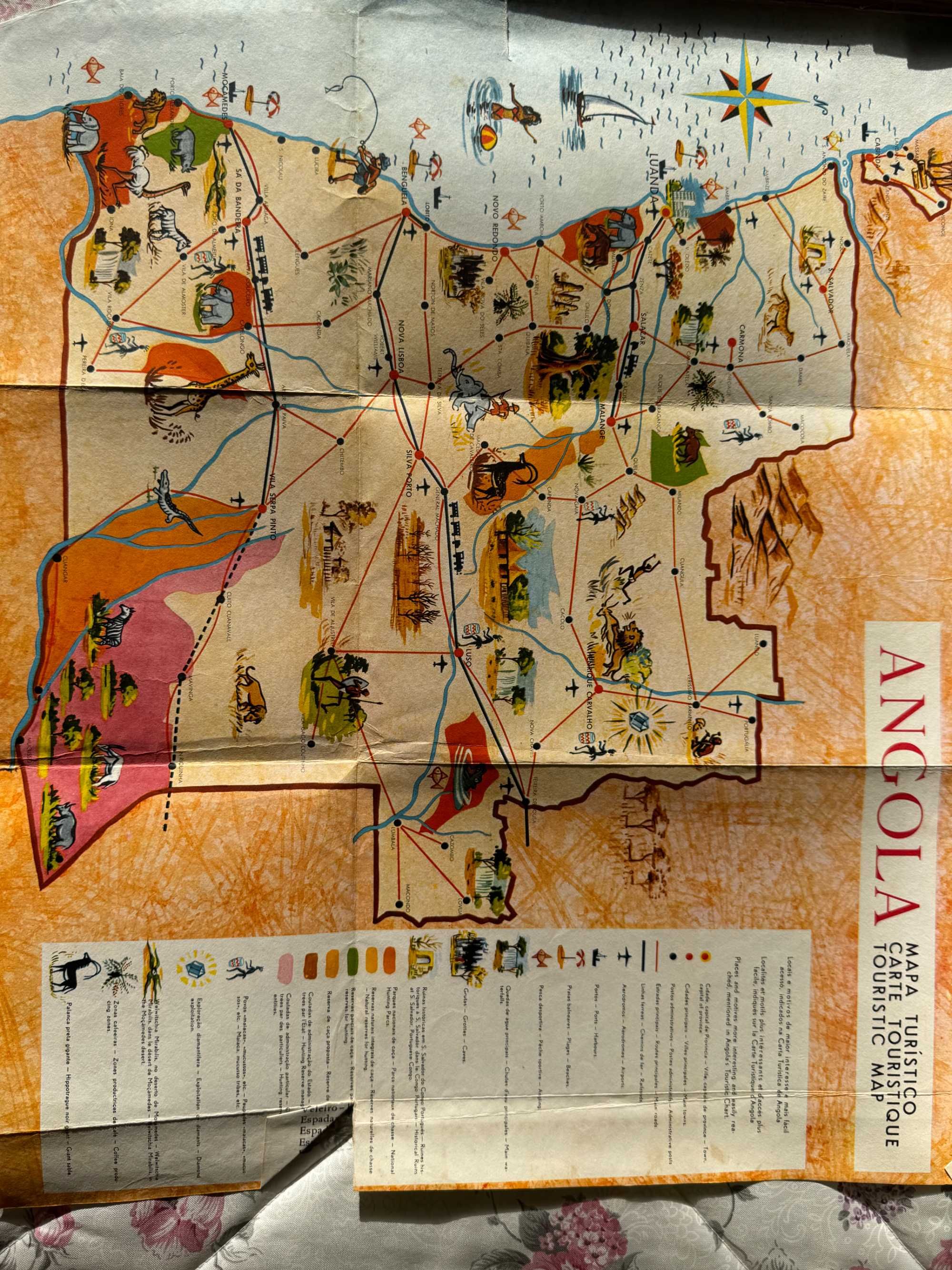 Livro "Anuario Turistico de Angola" de 1966/1967