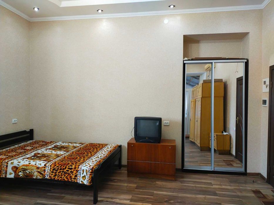 СВОЯ!!  1-к. в Центре с ремонтом, свое отопление, Дерибасовс. в 5 мин.