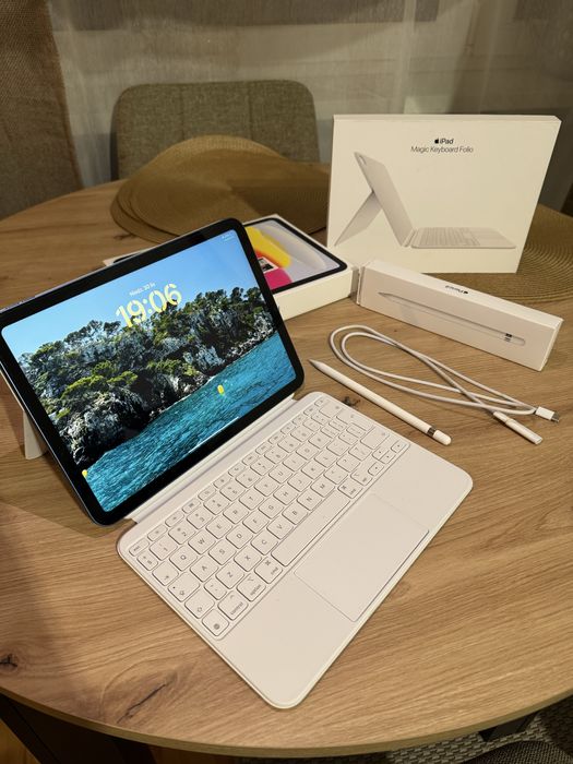 Tablet iPad 11” (2025) + Magic Keyboard Folio + Apple Pen