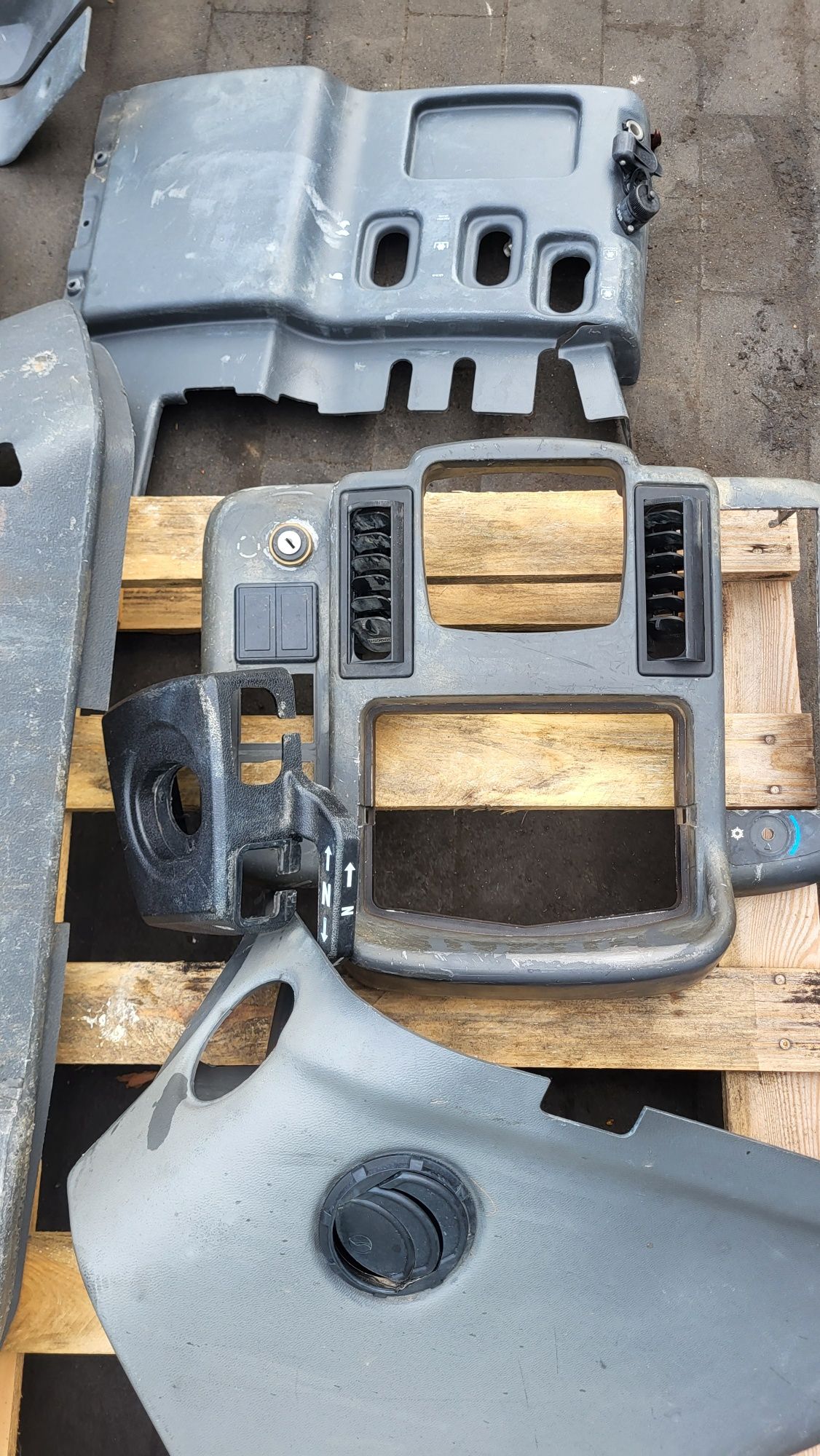 Tapicerki, plastiki claas atles, ares
