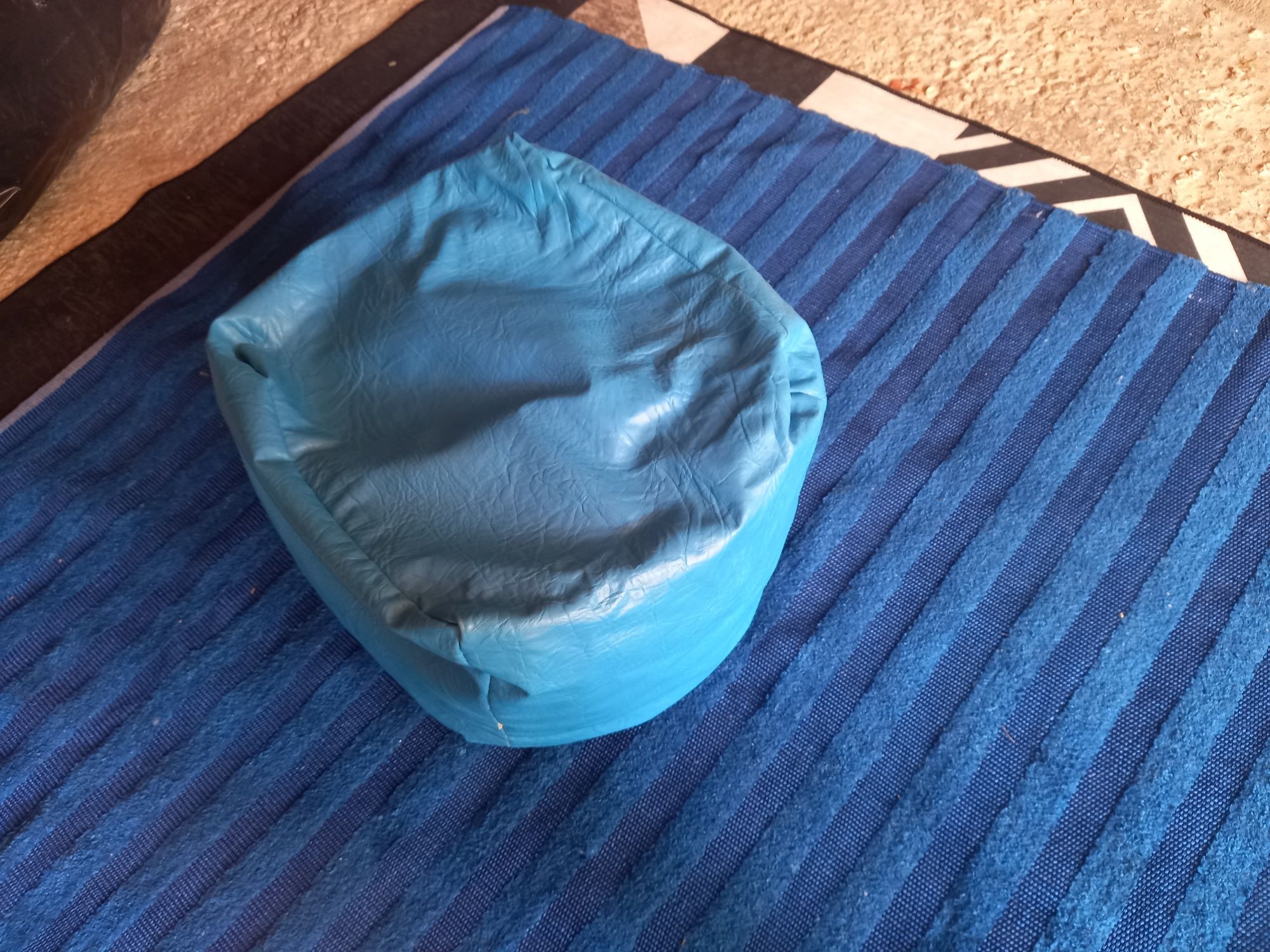 Puff azul (o preto foi vendido)