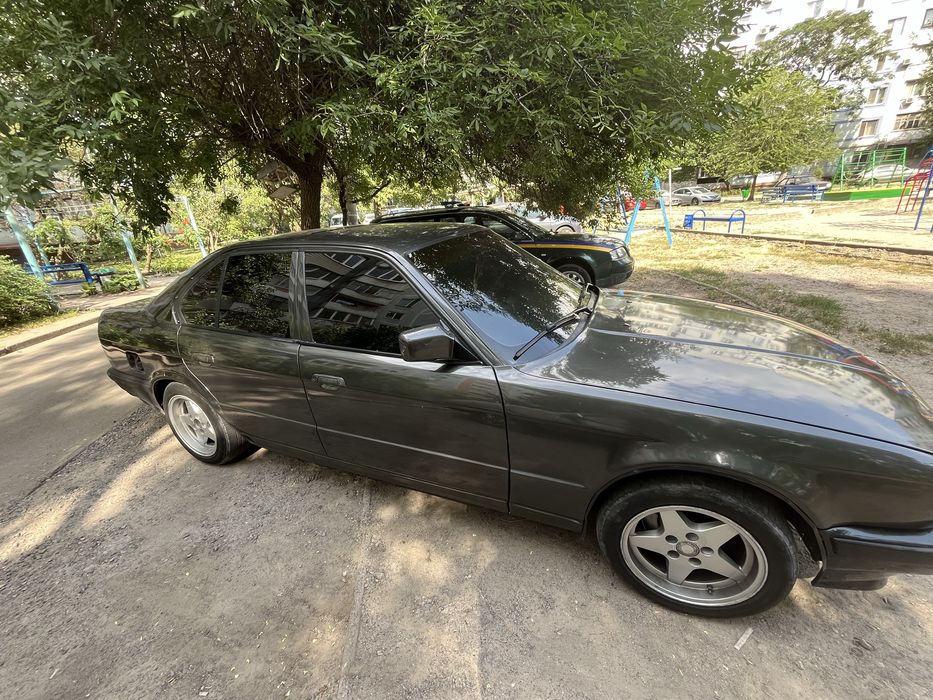 Продам бмв е34  двигатель м50б25