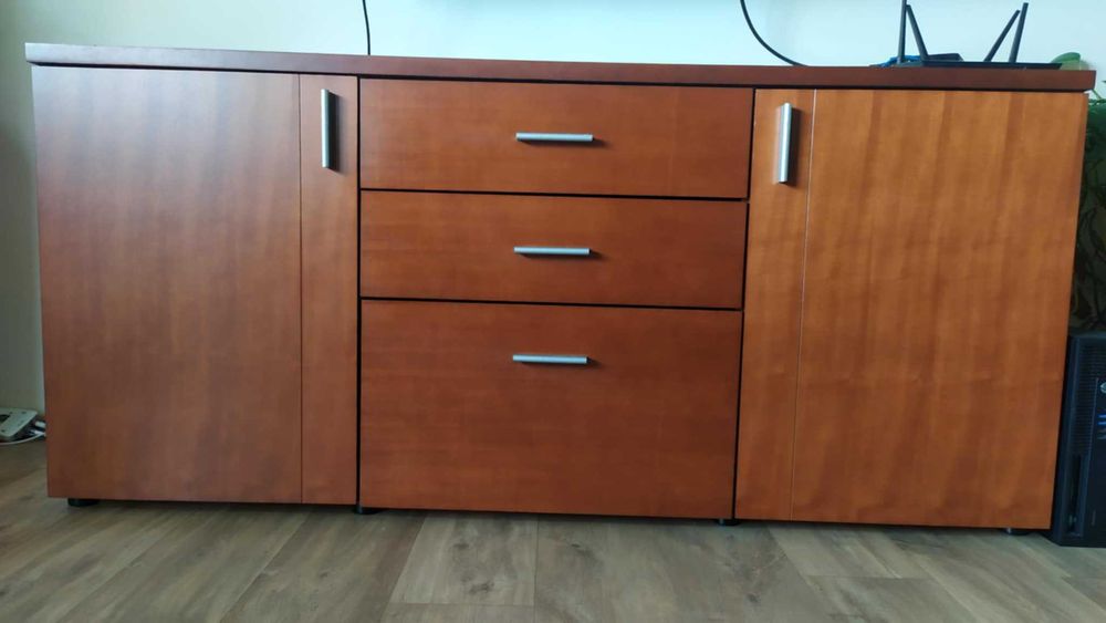 Sprzedam komplet DREWNIANYCH MEBLI do salonu