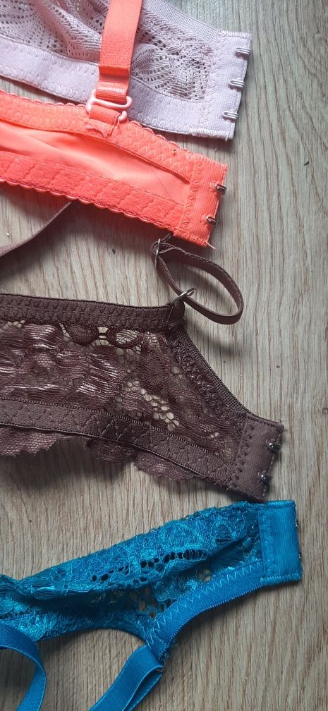 4 szt biusonosze nowe 85B