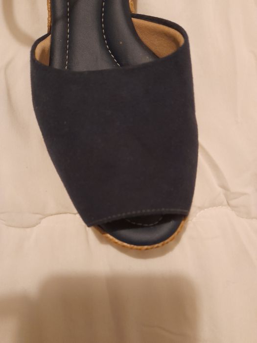 Sandálias. Muito confortáveis