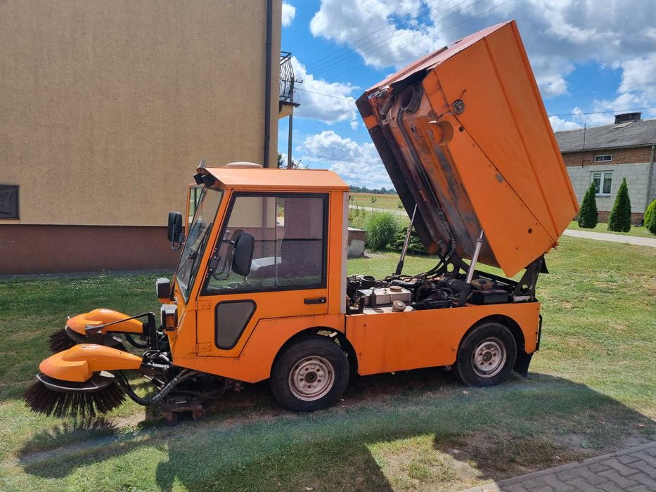 Maszyna do czyszczenia ulic (zamiatarka) PIETSCH K1500