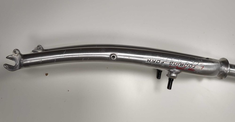 Lekki sztywny widelec aluminiowy piwoty 1 1/8" 28" 700 29" 650g