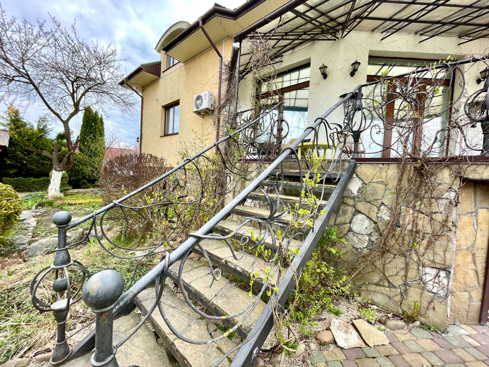 Оренда ексклюзивного будинку. 400кв.м. Відмінний ремонт, 2 басейни