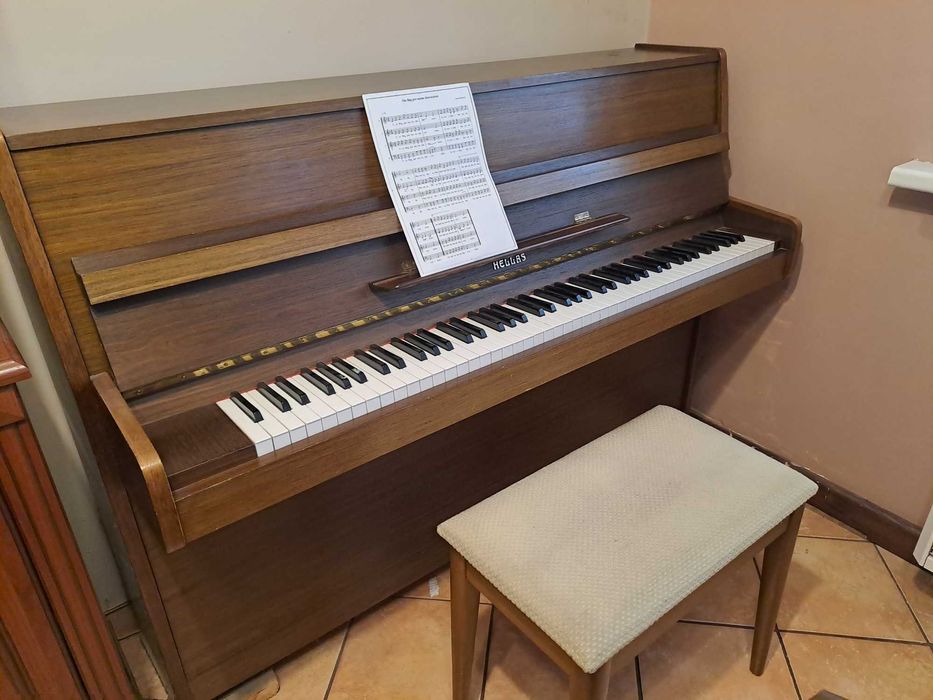 Pianino Hellas stan bardzo dobry, nastrojone.