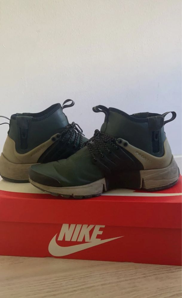 Ténis Nike Air Presto Mid Utility