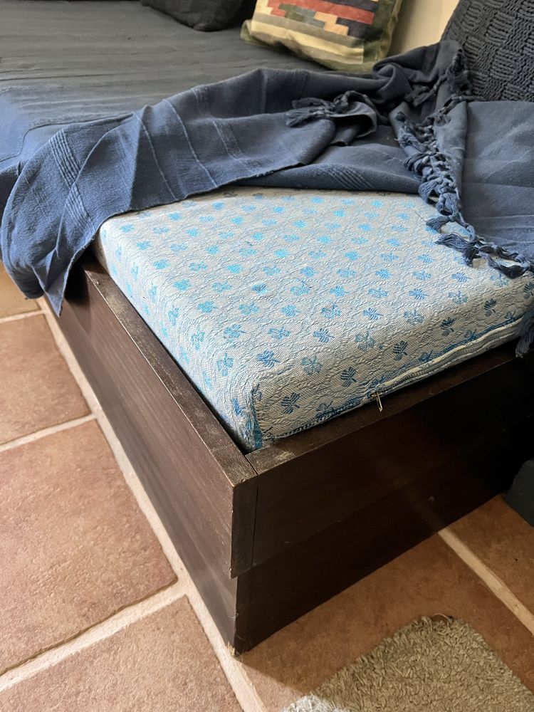 Cama de solteiro de criança em madeira