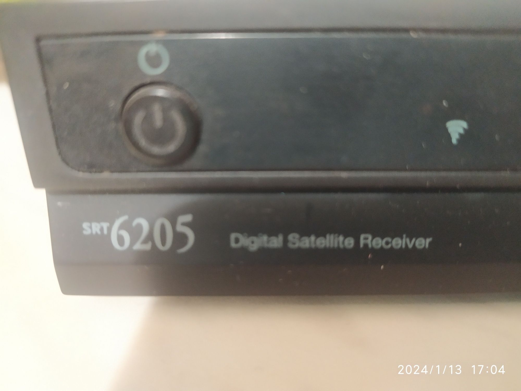 Супутниковий тюнер Strong 6205