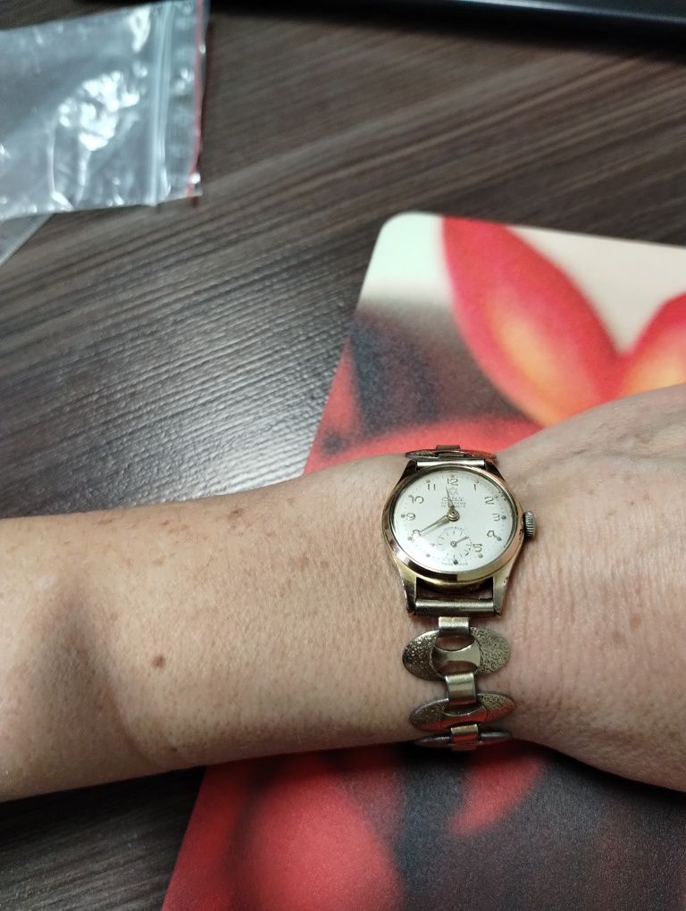 Zegarek mechaniczny szwajcarski