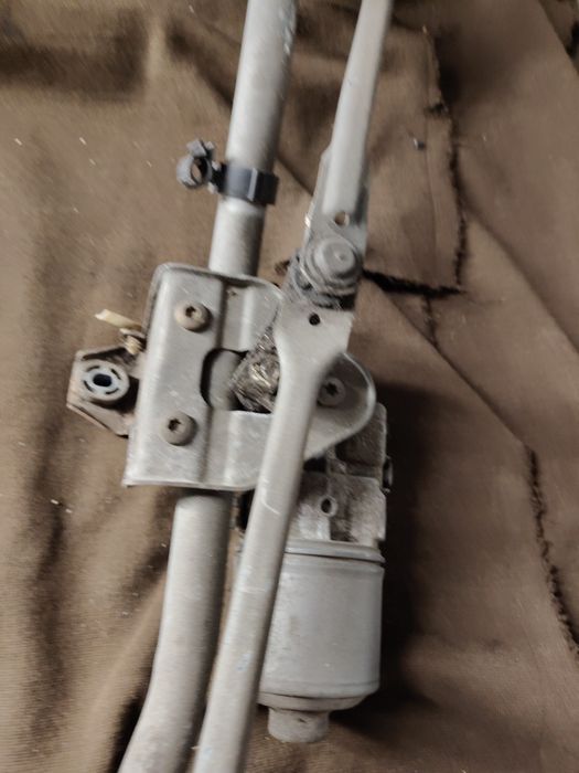 Mechanizm wycieraczek silniczek ramię ramiona wycieraczek audi A4 b6