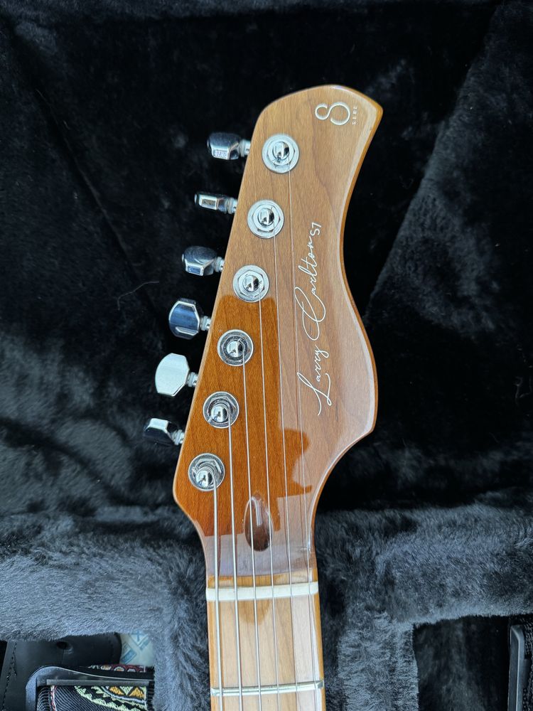 Guitarra NOVA Larry Carlton S7 + Gator Case semi-rígido
