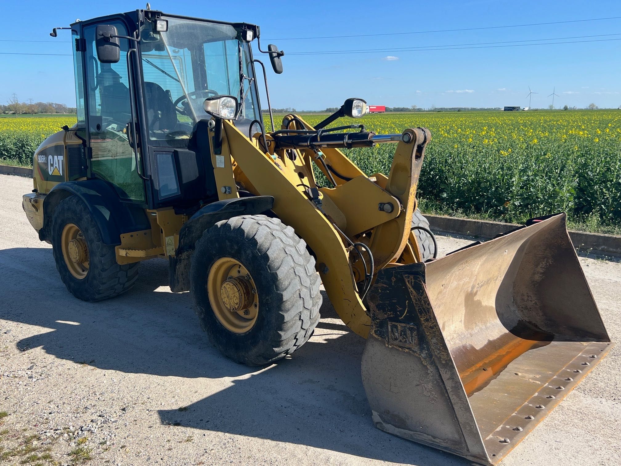 Ładowarka kołowa CAT 906H2