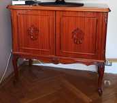 Szafka z litego drewna wym. 100 cm/51 cm/82 cm