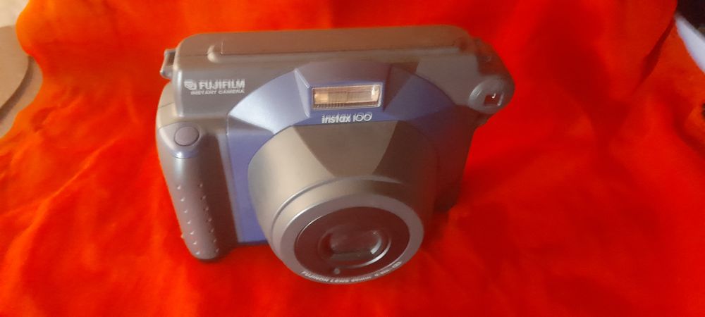 Câmera fotográfica instantanea Fujifilm Instax 100