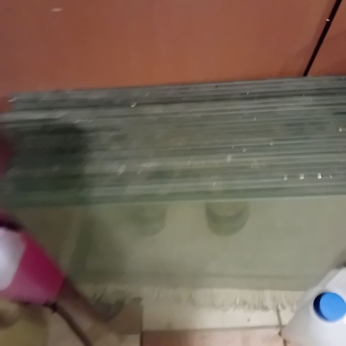 Szkło do regałów + łączniki szkla