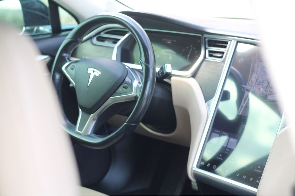 Tesla S Перфоманс P85