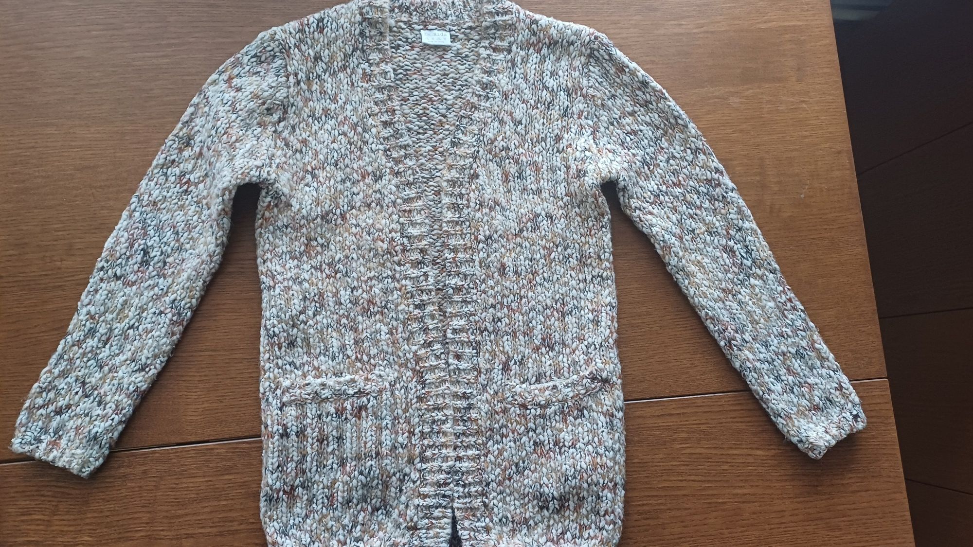 Kardigan sweterek bez zapiecia r.140