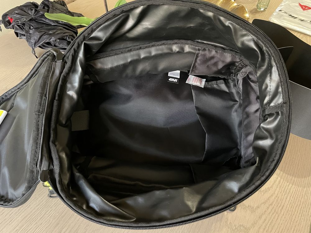 Mala de depósito Givi EA 102B  Easy Bag completamente nova