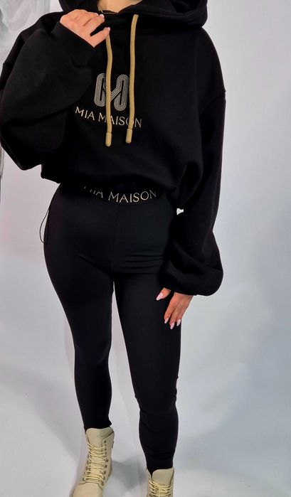 Bluza Mia Maison czarna gruba haftowane logo