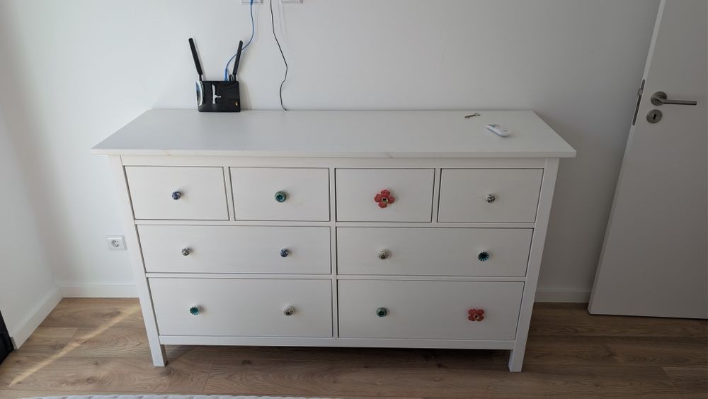Cómoda IKEA HEMNES de 8 Gavetas (160x96 cm) - Puxadores Personalizados